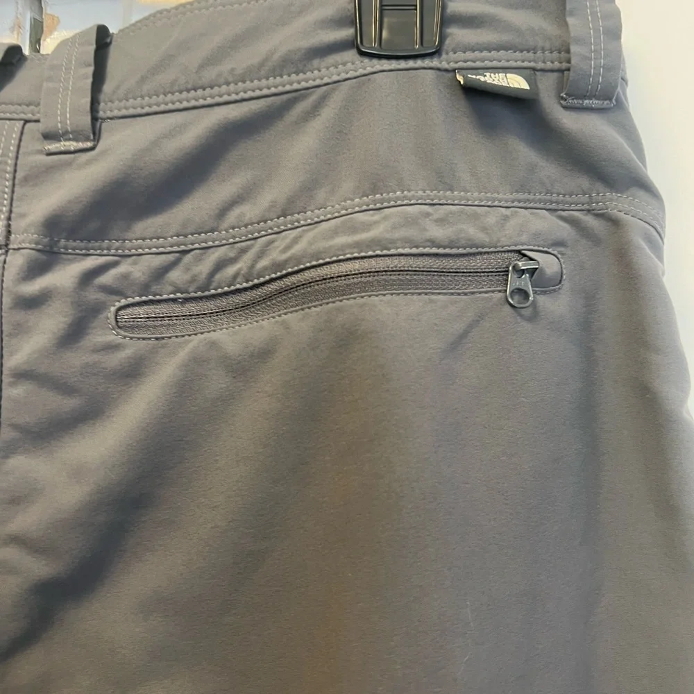 The North Face Men's Hiking Shorts Size Men’s 32 Color Gray